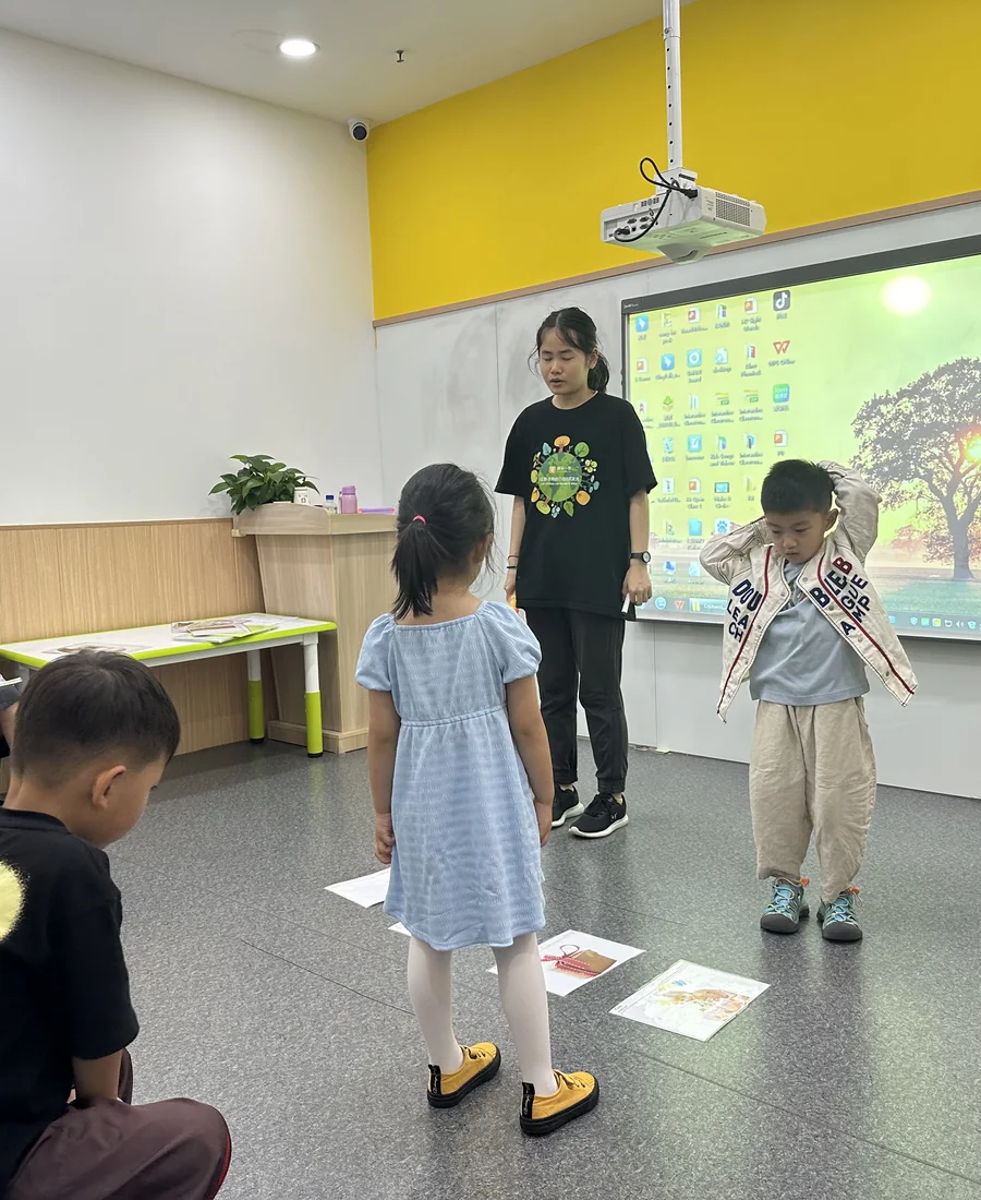 孩子在美乐课堂进行互动表达